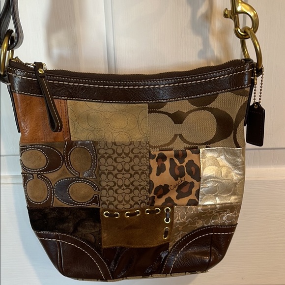 Crossbody and wristlet - Picture 2 of 10